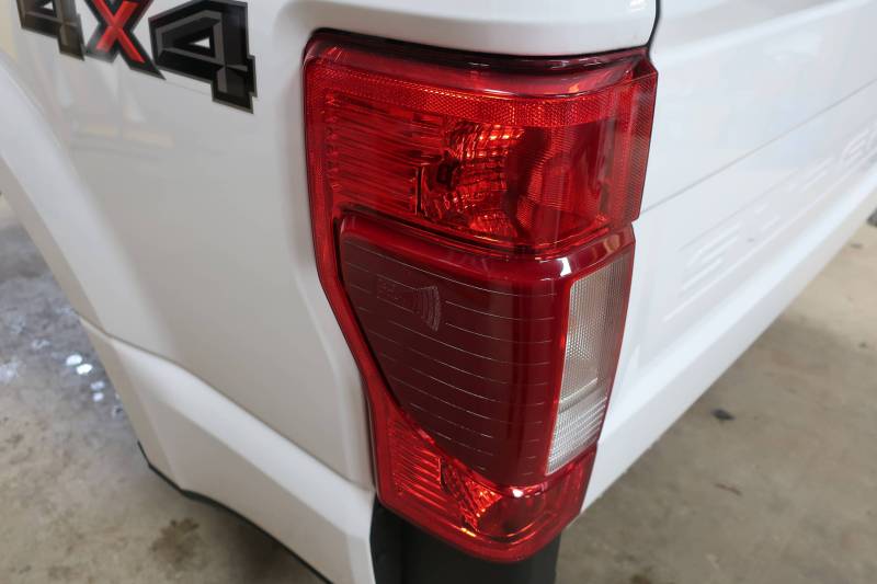 20-22 Ford F-250/F-350 Super Duty White 6.9ft Short Truck Bed - Image 4