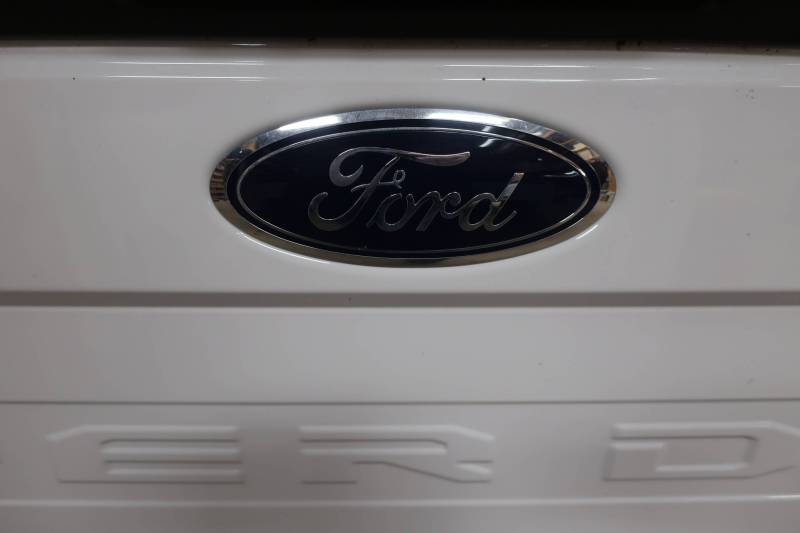 20-22 Ford F-250/F-350 Super Duty White 6.9ft Short Truck Bed - Image 6